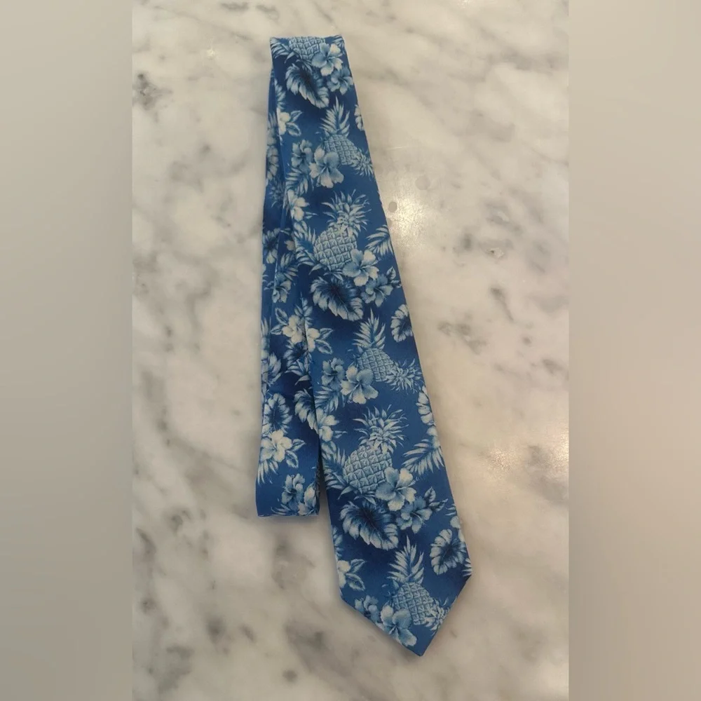 Lord & Taylor Blue Floral Hawaiian Neck Tie - Youth